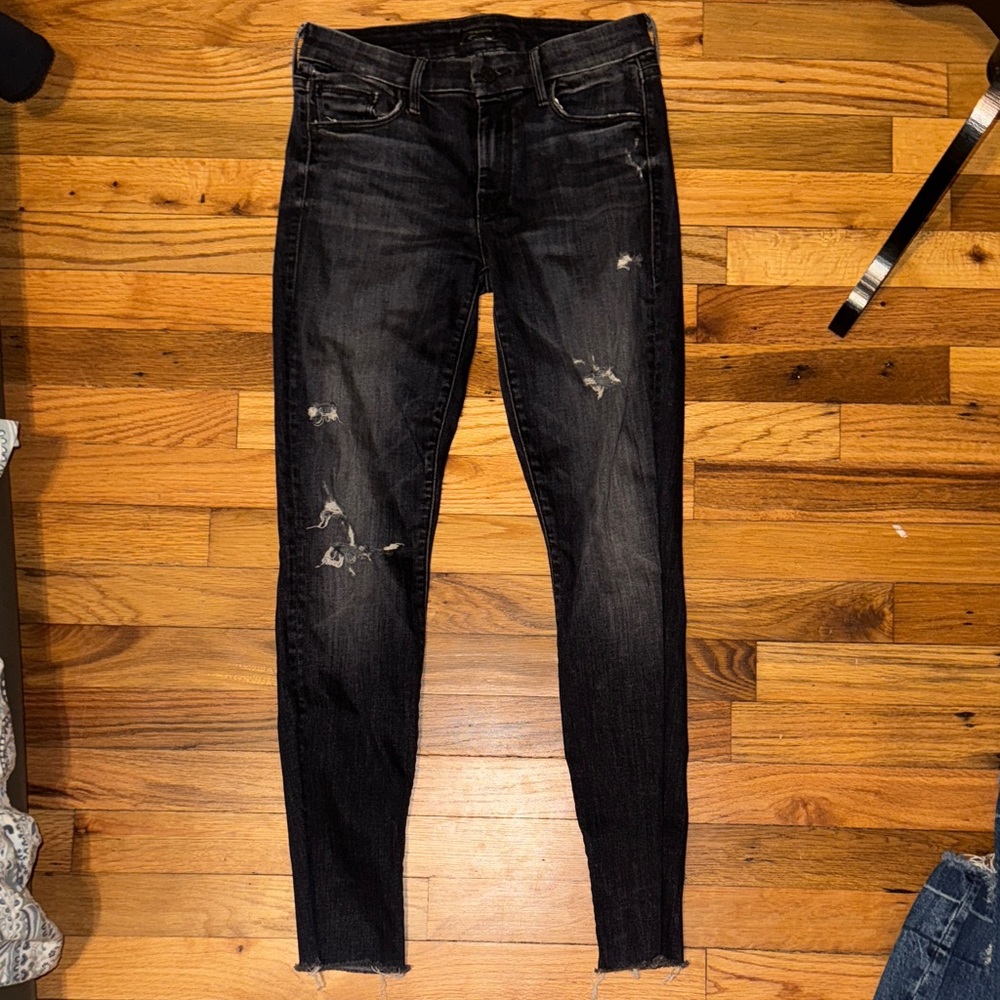 MOTHER Looker Ankle Fray Distressed Skinny Jeans